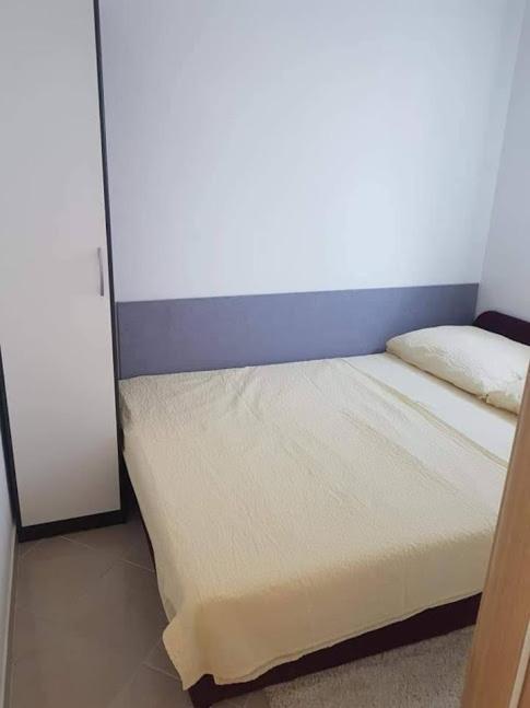 Sabljak Kornic Bagian luar foto